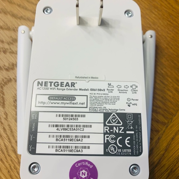 Netgear AC 1200 WI-FI Range Extender - Picture 3 of 4